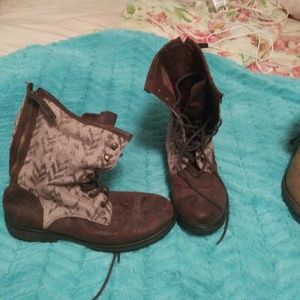 Roxy Leather and wool boots